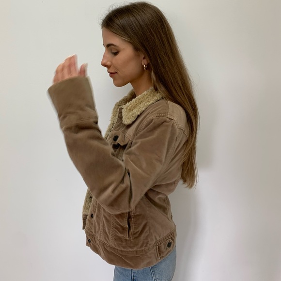 Vintage brown velvet with tan fur jacket - Picture 4 of 6